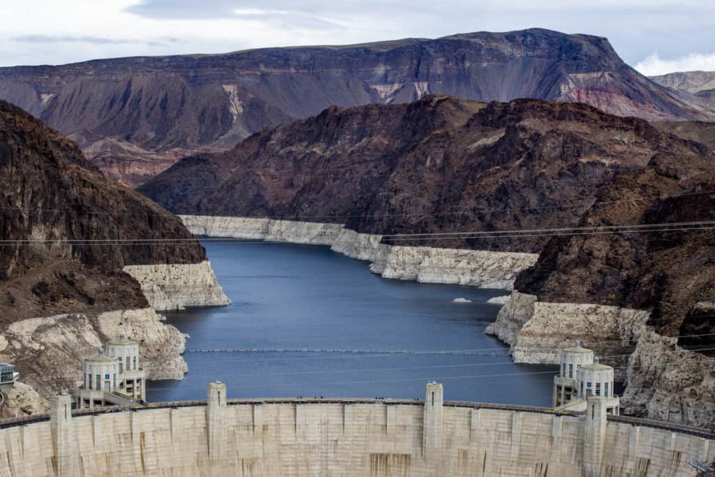 California offers to cut back Lake Mead water use amid drought: Report.