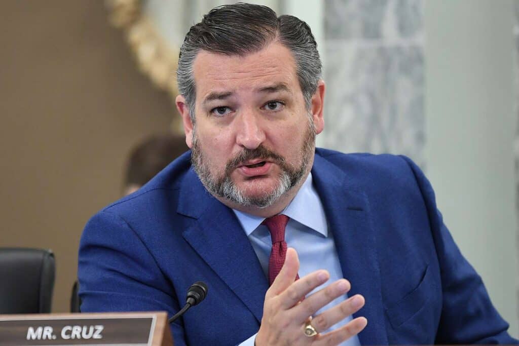 Cruz responds to Pecker's testimony admitting that the National Enquirer made up story about his father and Lee Harvey Oswald.